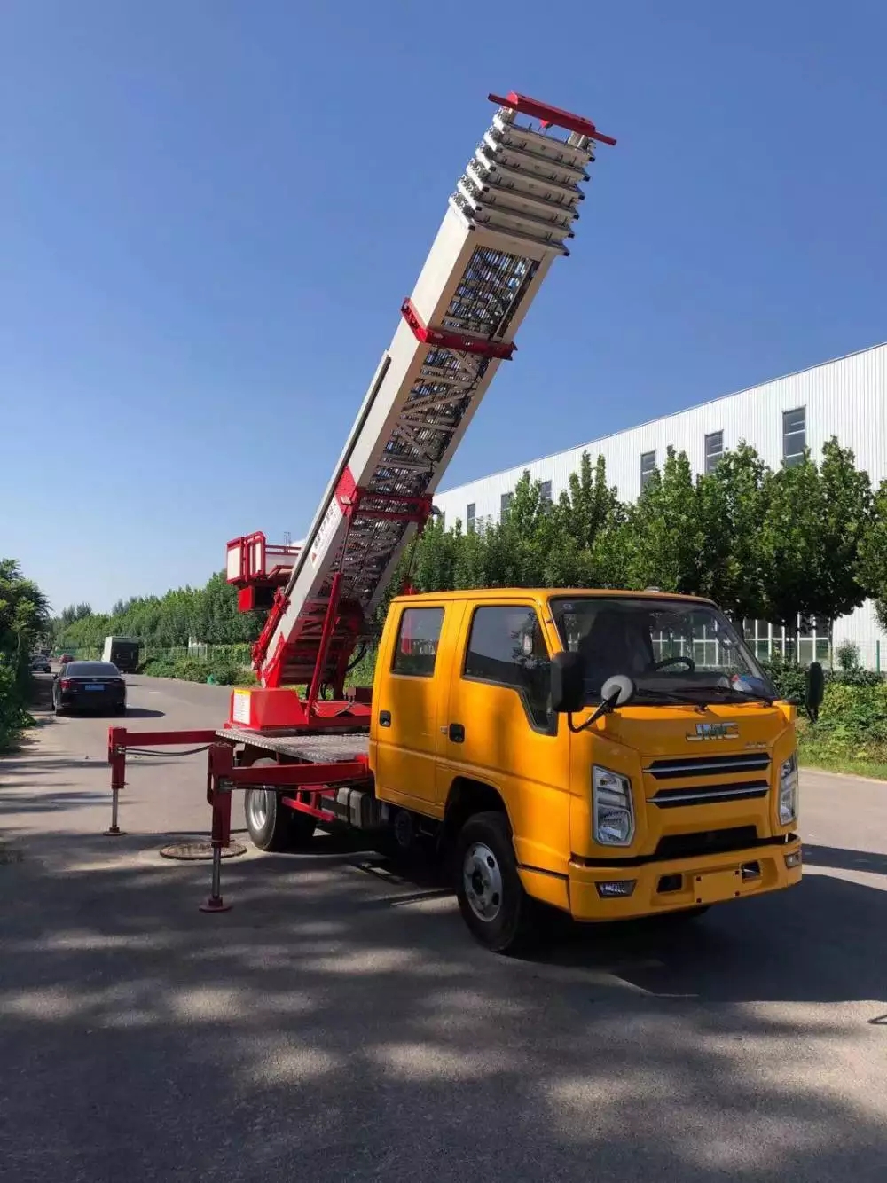 延津附近的云梯车出租服务：轻松解决高空作业需求